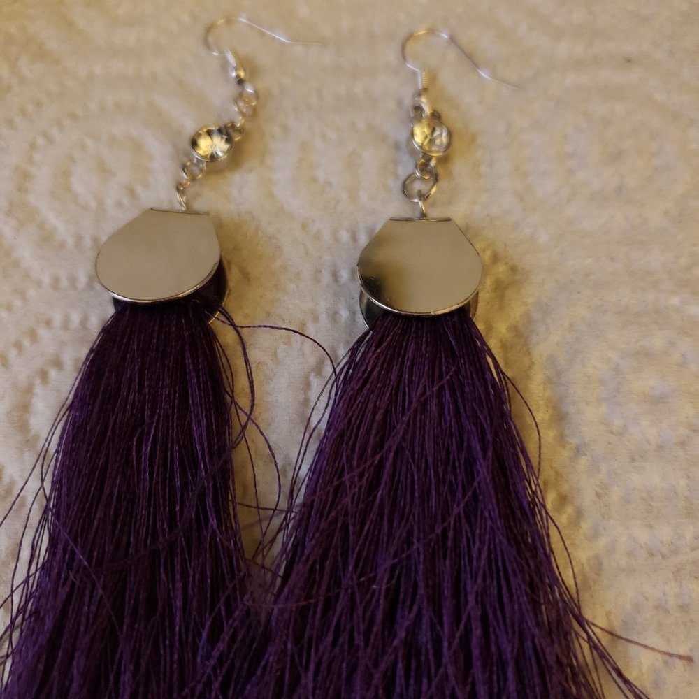 Looped Earring - Picture 4 of 10